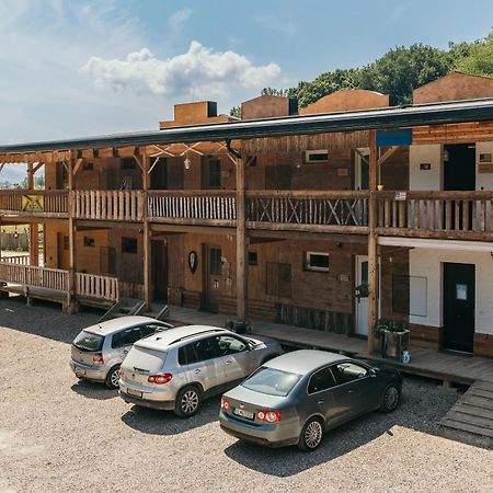 Ranch 13 - Western A Kone Nemšová Екстериор снимка