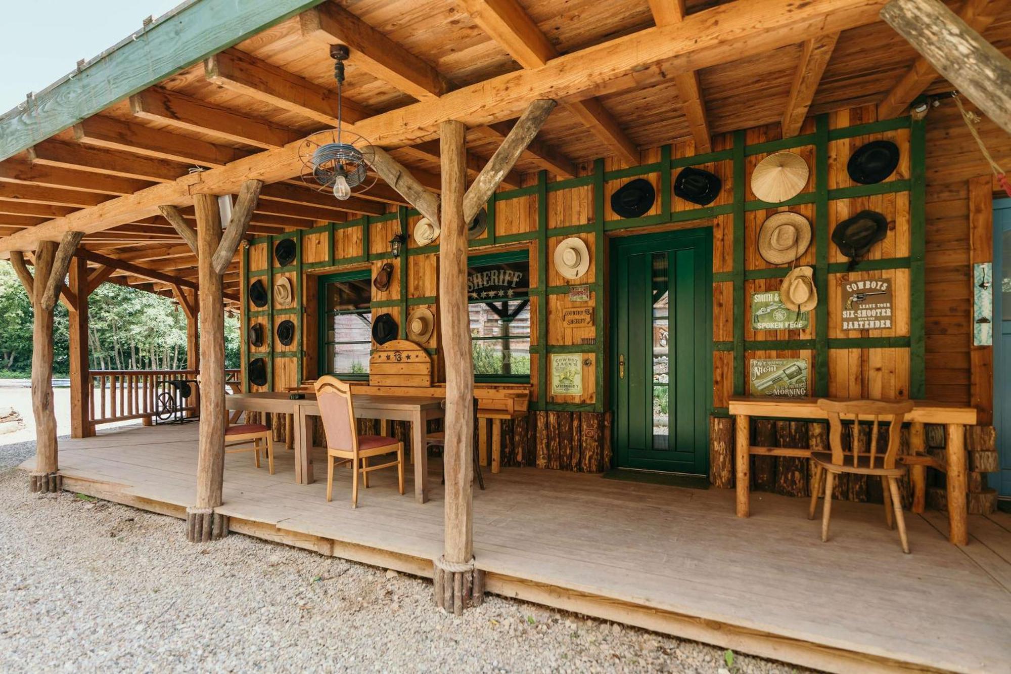 Ranch 13 - Western A Kone Nemšová Стая снимка