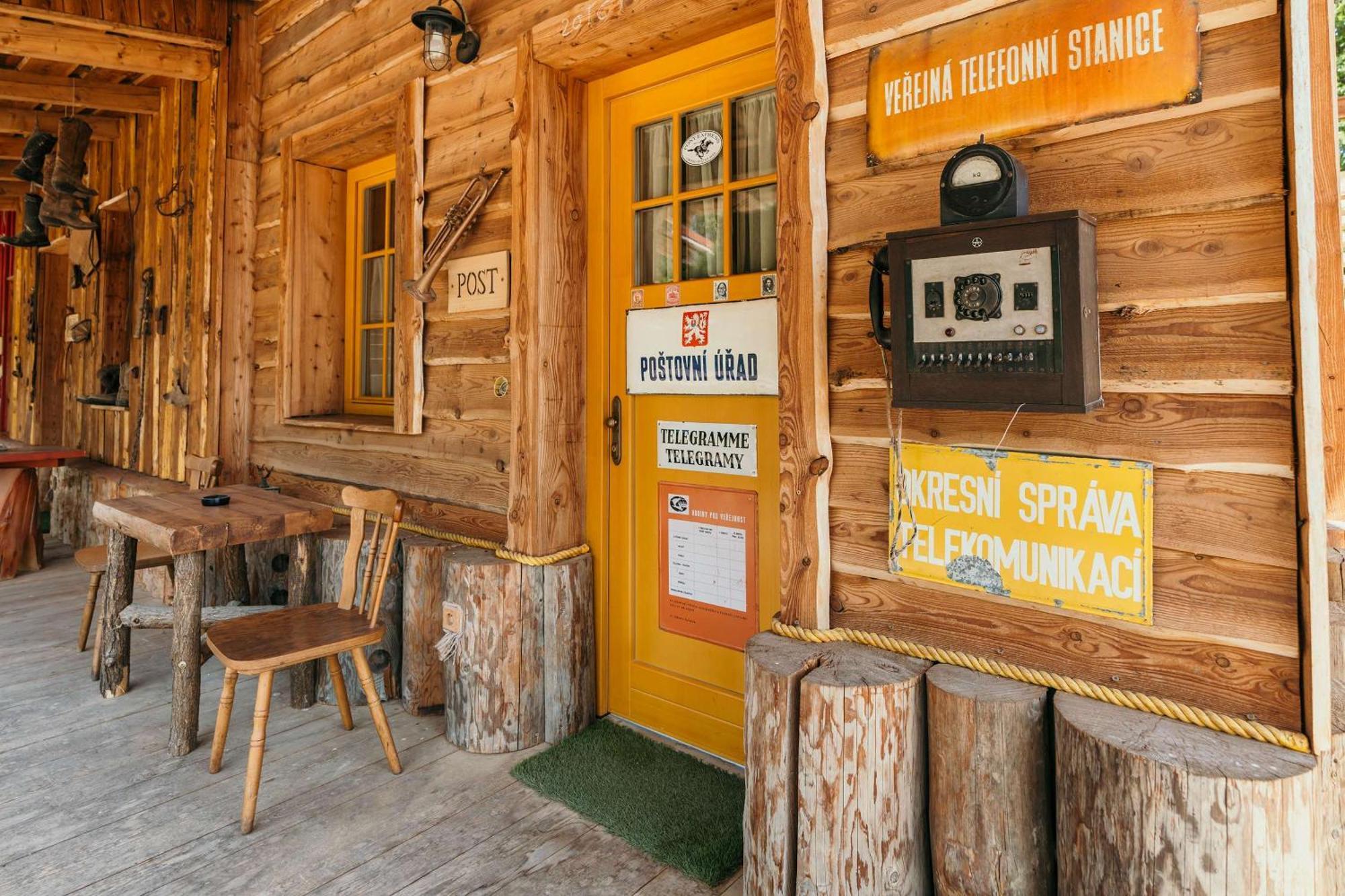 Ranch 13 - Western A Kone Nemšová Стая снимка